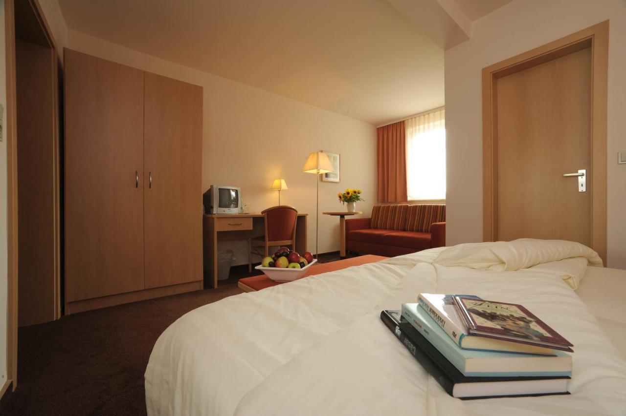 Luebsche Thorweide Hotel วิสมาร์ ภายนอก รูปภาพ