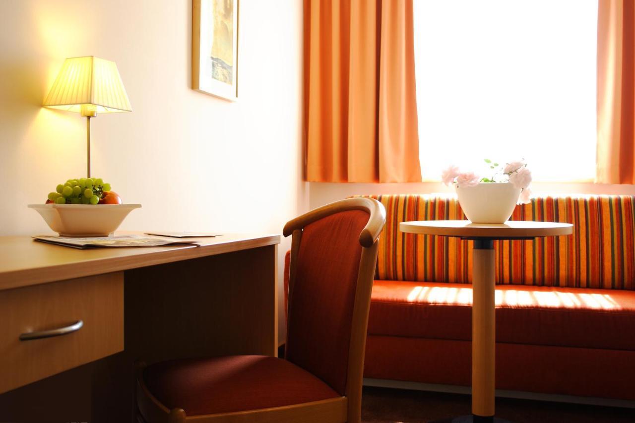 Luebsche Thorweide Hotel วิสมาร์ ภายนอก รูปภาพ